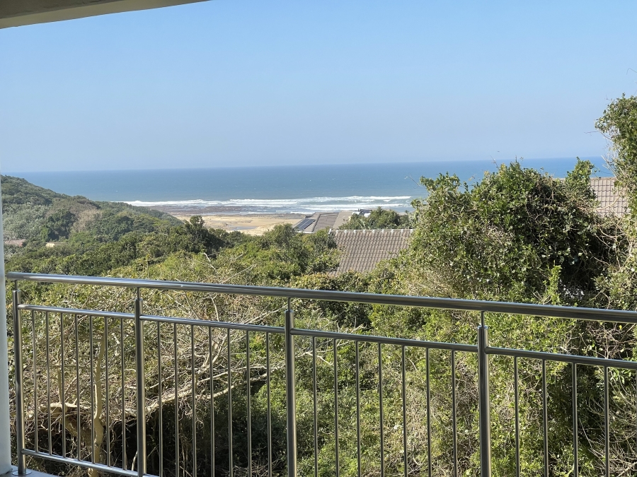 5 Bedroom Property for Sale in Cove Rock Eastern Cape